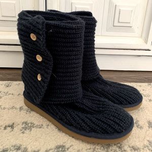 UGG Women’s Classic Cardy size 7